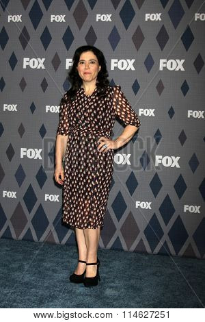 LOS ANGELES - JAN 15:  Alex Borstein at the FOX Winter TCA 2016 All-Star Party at the Langham Huntington Hotel on January 15, 2016 in Pasadena, CA