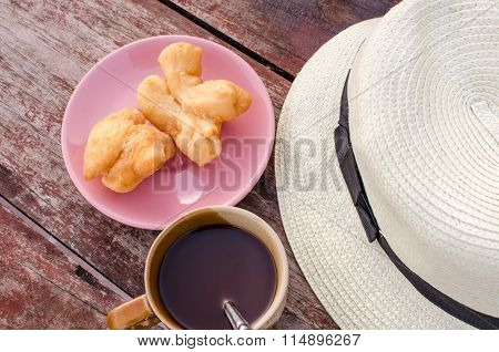 Youtiao (Chinese doughnut) and old style thai local coffee