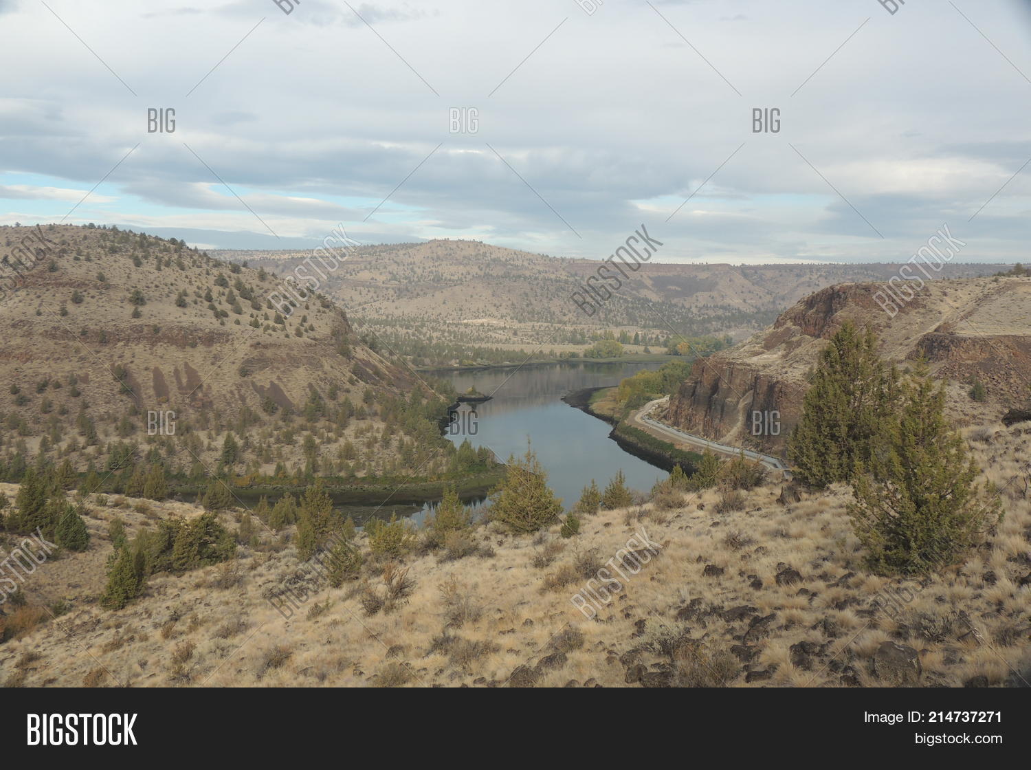 Deschutes River Above Image & Photo (Free Trial) Bigstock