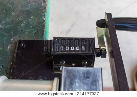 The winch analog counter machine. (Type Lever)
