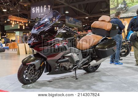 Bmw K 1600 Gtl On Display