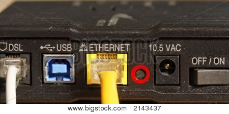 Modem de casa olhar na parte de trás