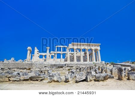 Ruiny chrámu na ostrově Aegina, Řecko