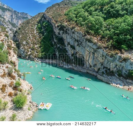 Travelling on canoes along the Verdon River. France. 2017.07.30.