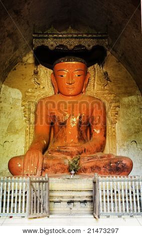 Buda no Templo de Bagan (Maynmar)