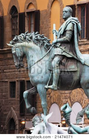 私はジャン ボローニャ、コジモ 1 世の騎馬像を建立 1598 年に主なシニョーリア広場で