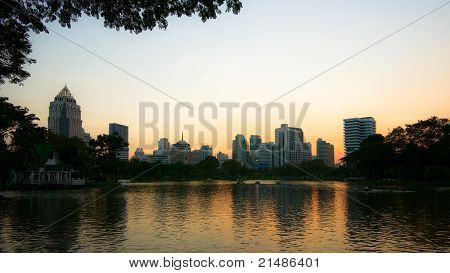 Bangkok aften Skyline