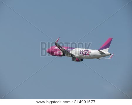 Wizzair Airbus A320 Taking Off In Orio Al Serio