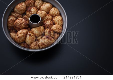 Monkey Bread with Caramel and Cinnamon