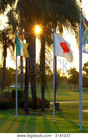 Coucher de soleil sur le Putting Green Flags