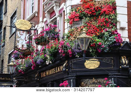 London, Uk - July 14, 2019: The White Lion Pub In Covent Garden Area Of London. There Are More Than 