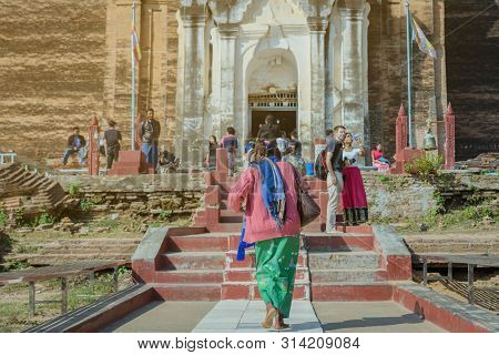 Mingun-myanmar, January 20, 2019 : Unidentified Tourists Come To Visit And Take Photographys At The