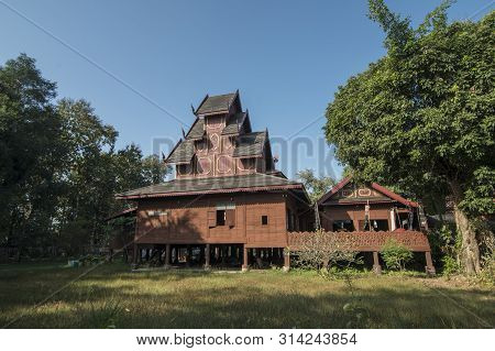 Thailand Phrae Wat Jom Sawan