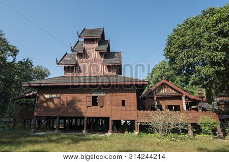 Thailand Phrae Wat Jom Sawan