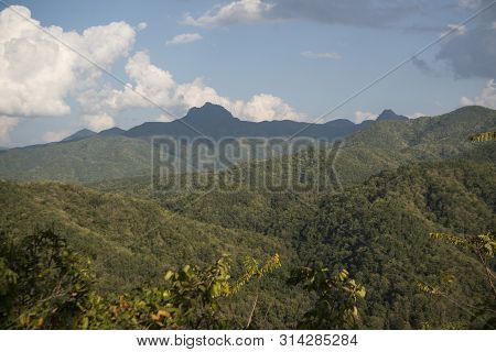 Thailand Phrae Wat Phra That Doi Leng Temple