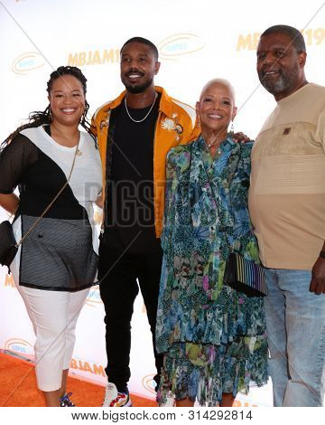 LOS ANGELES - JUL 27:  Donna jordan, Michael B. Jordan, Donna Jordan, Michael A. Jordan at the 3rd Annual MBJAM19 at the Dave & Busters on July 27, 2019 in Los Angeles, CA