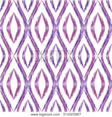Ikat Ogee Seamless Vector Pattern Design. Ethnic Fabric Print Geometric Ikat Pattern. Cool Ogee Seam