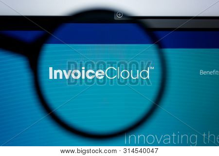 Los Angeles, California, Usa - 29 Jule 2019: Illustrative Editorial Of Invoicecloud.net Website Home
