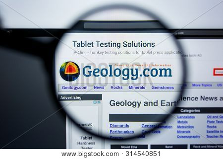Los Angeles, California, Usa - 29 Jule 2019: Illustrative Editorial Of Geology.com Website Homepage.