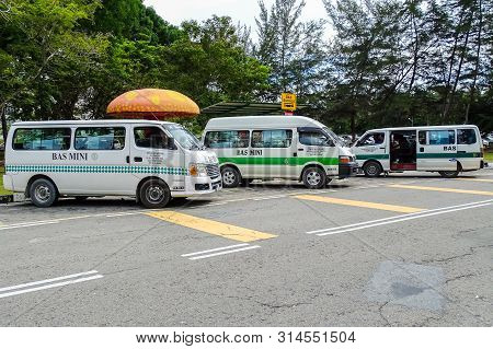 Labuan,malaysia-july 27,2019:mini Bus Van Parking And Waiting The Passenger In Labuan,malaysia. Labu