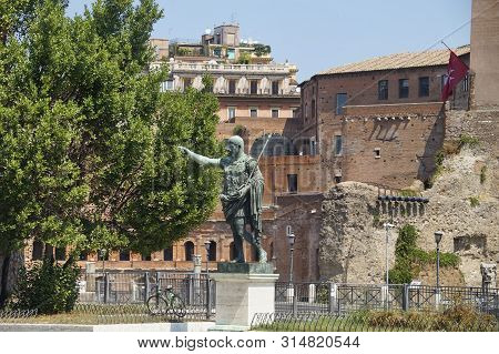 Photo Of Statua Di Augusto, Rome, Italy