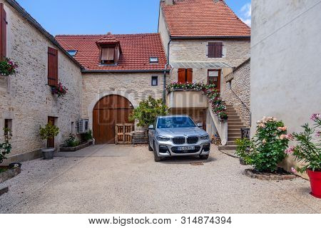 France Lyon 2019-06-20 Closeup Luxury Silver German Car Jeep Premium Bmw X4 With Eu Registration Num