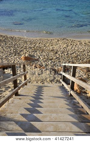 Trappa till stranden