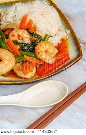 Thai Food Sauteed Spicy Shrimp Pad Basil With Mixed Vegetables