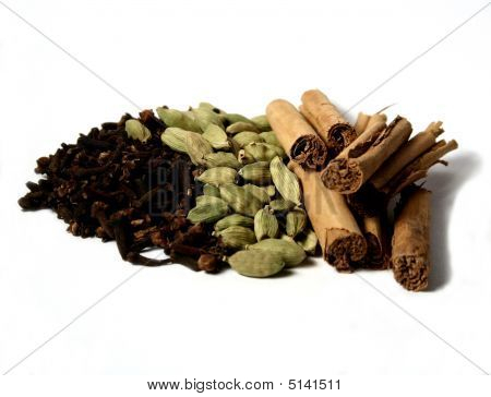 Hřebíček, Cardamomo semena a skořicí