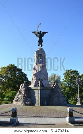 Monument Black Angel
