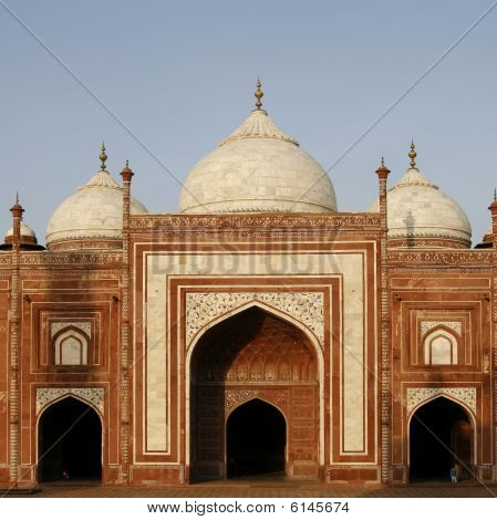 eine Moschee (Masjid) neben dem Taj Mahal, Agra, Indien