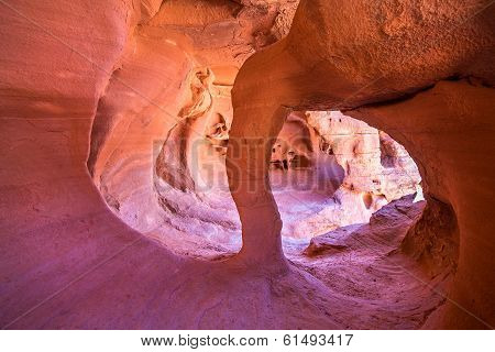 Windstone arch in Valley of Fire
