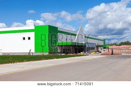 Samara, Russia - August 30, 2014: construction Of A New Leroy Merlin Samara Store. Leroy Merlin Is A