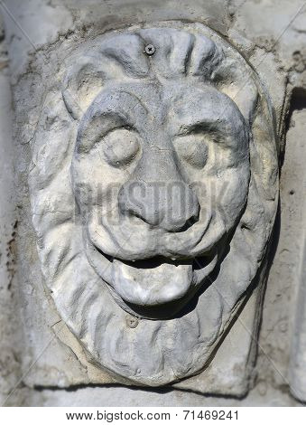 Bas-relief Head Of A Lion