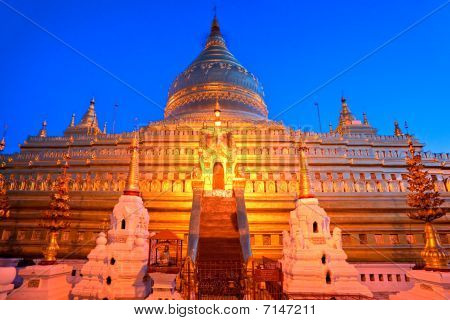 Bagan al tramonto, Myanmar.