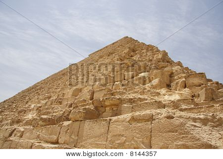 An ancient egyptian piramide