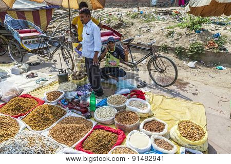 Raisins  Sold On The Outdoor Market