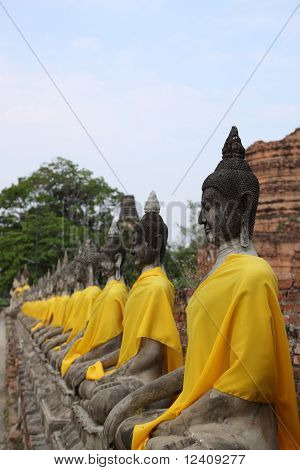 พุทธในแถว