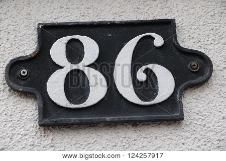 House number 86 in the city of Saint Cloud, France