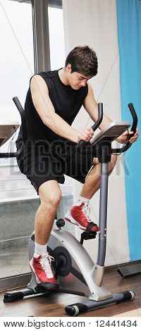 Mies Fitness Harjoitus