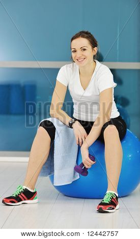 Junge Frau-Fitness-Workout
