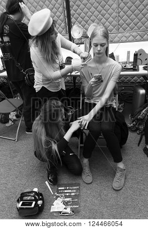 Desigual - Backstage - Fall 2016 Collection