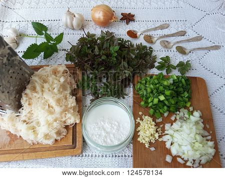 Cooking food for a vegetarian diet, Potato goutweed cutlets with greenary and spices