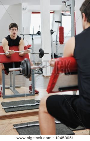 Mies Fitness Harjoitus