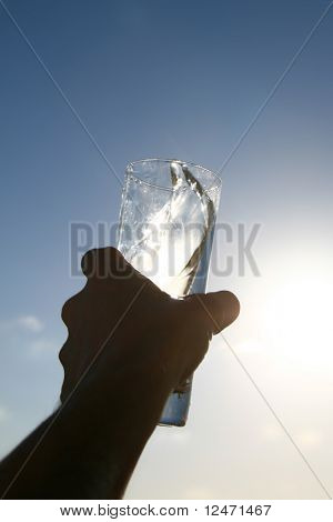 水