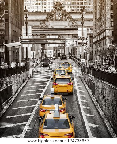 Yellow cabs on Park Avenue in front of Grand Central Terminal, New York