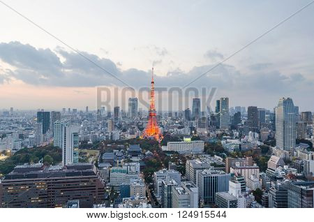 Tokyo tower light up and sunset sky in tokyo japan