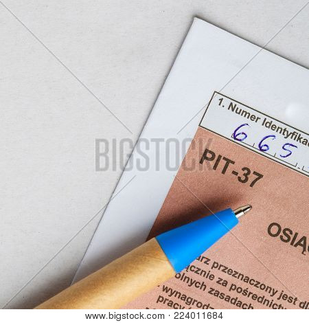 Filling in polish individual income tax form PIT-37 for year 2013