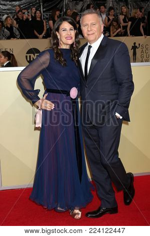 LOS ANGELES - JAN 21:  Paula Ravets Reiser, Paul Reiser at the 24th Screen Actors Guild Awards - Press Room at Shrine Auditorium on January 21, 2018 in Los Angeles, CA