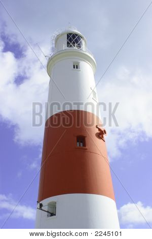 Rote und weiße Leuchtturm In England